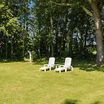 بيت للعطل With Private Pool, Large Garden And Playground *